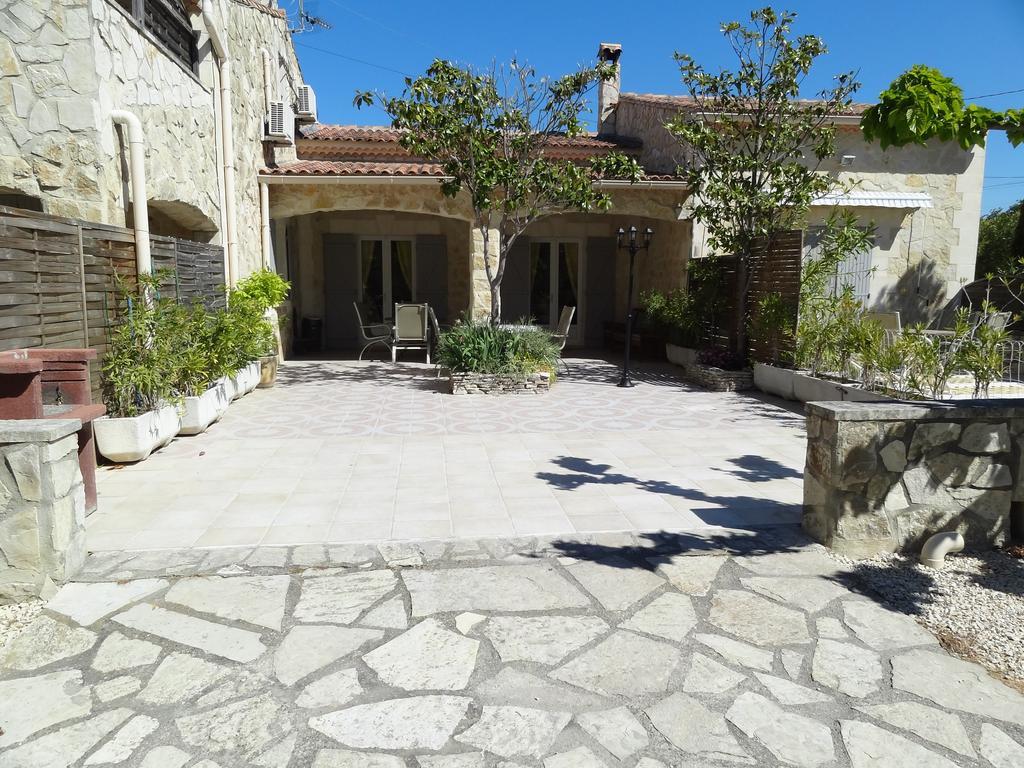 Locations Des Alpilles Apartment Saint-Rémy-de-Provence Exterior photo